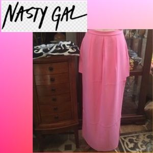 🚫Price Firm🚫 Nasty Gal Pink Elevated Maxi Skirt!